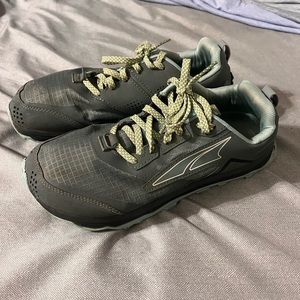 women’s altra lone peaks
